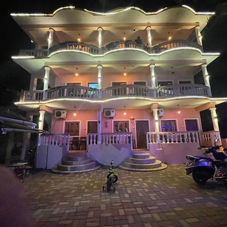 Calangute Bay Hotel Exterior photo