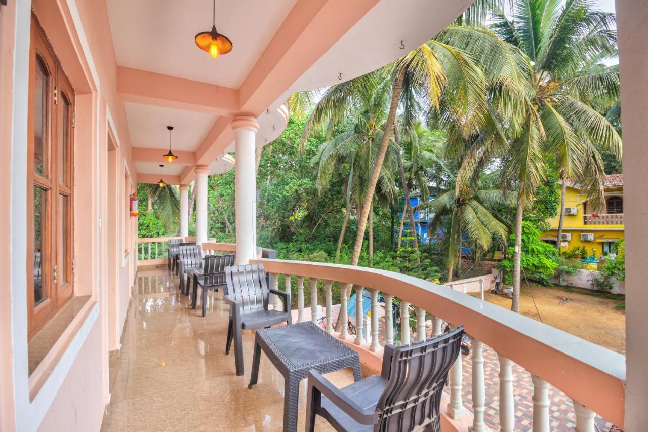 Calangute Bay Hotel Exterior photo